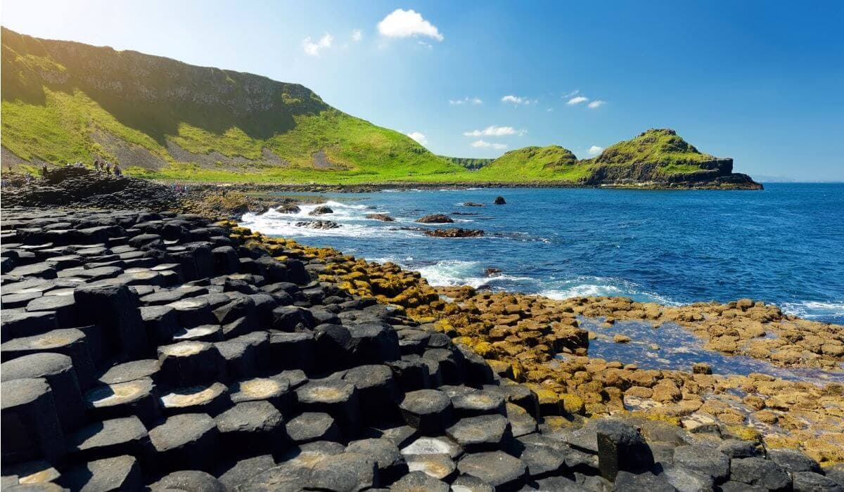 Giants causeway hexagon rocks in northern ireland