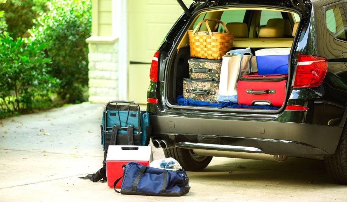 Smart Packing Tips for Holiday Road Trips in Late Fall