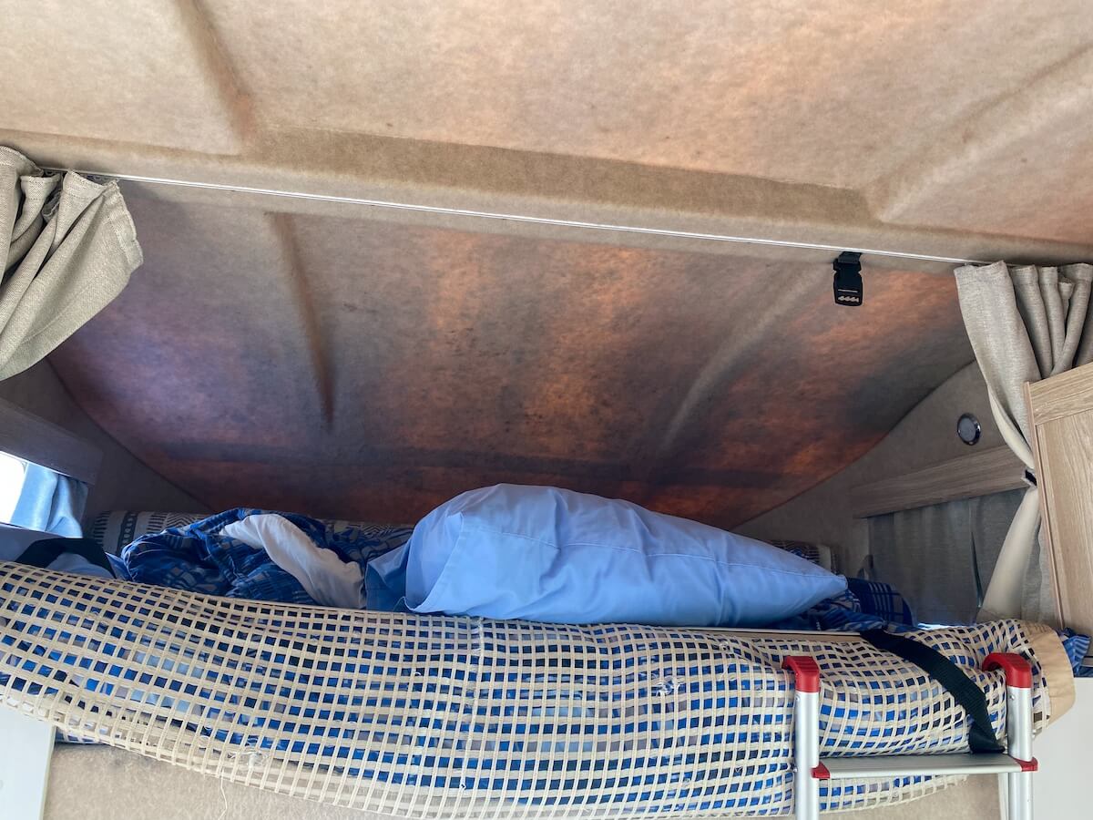 overhead bed in polaris 6 motorhome.