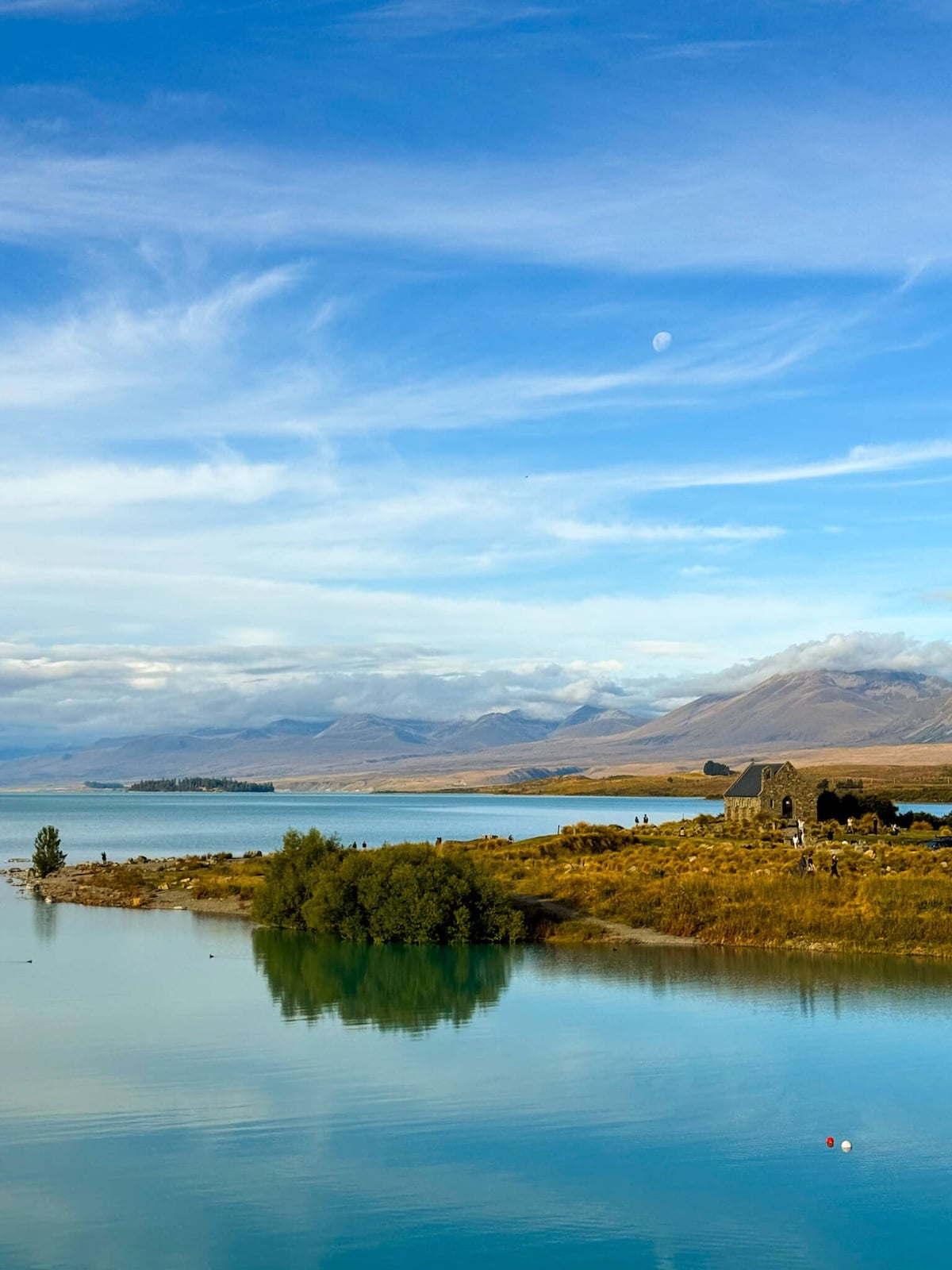lake tekapo.