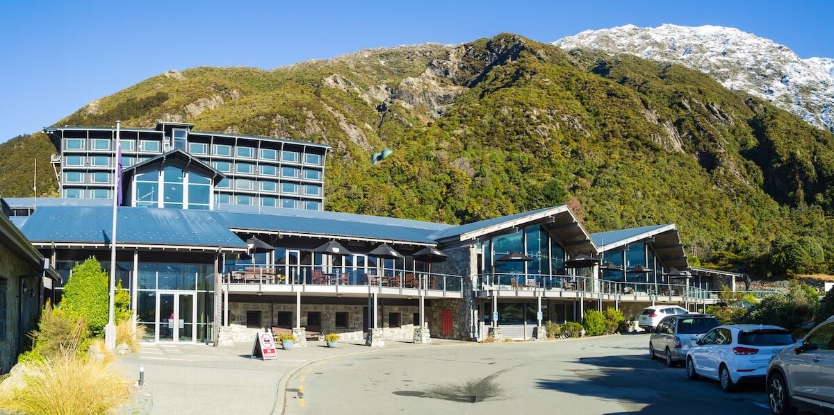 the hermitage hotel mount cook.