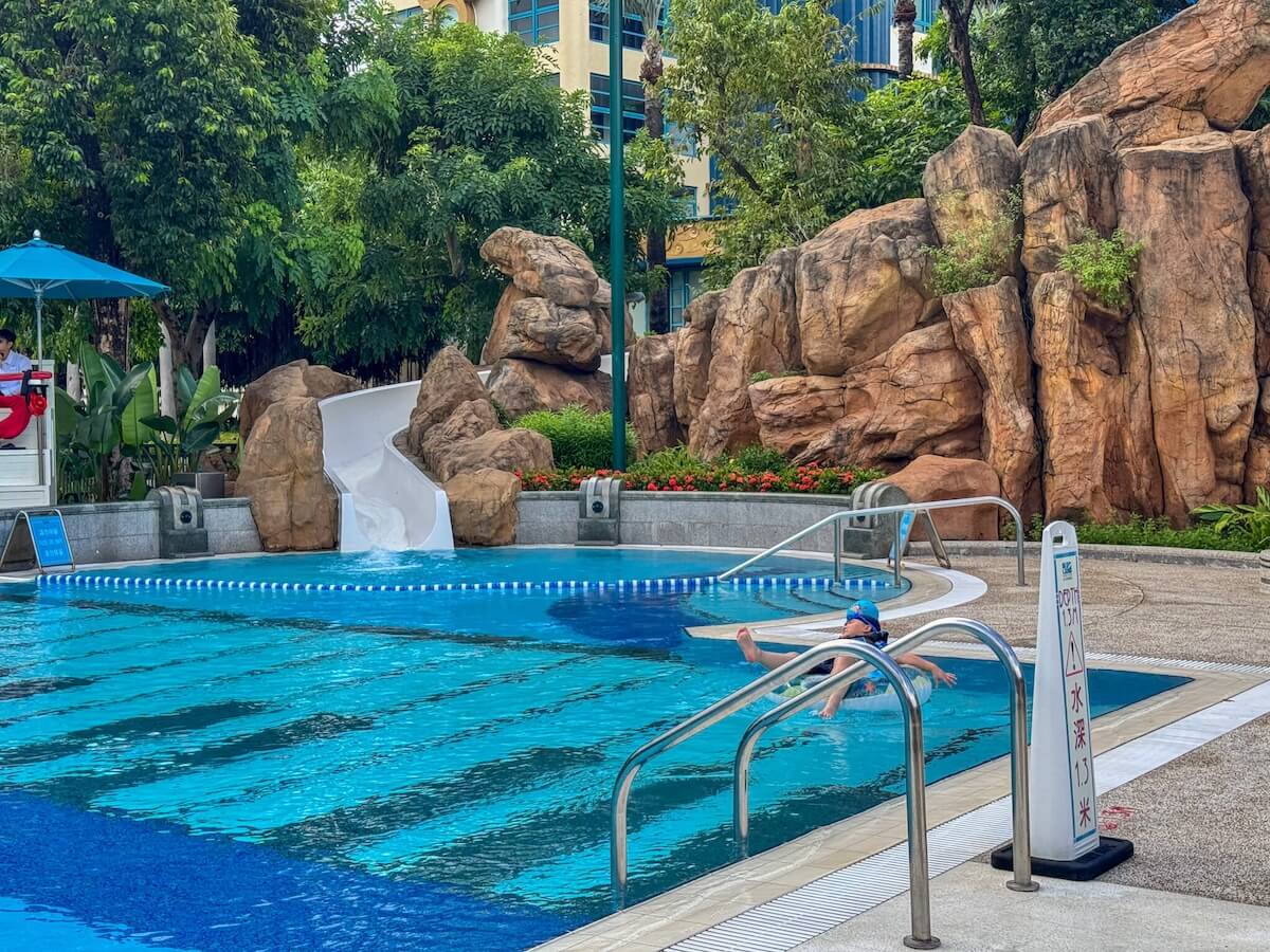 pool at hong kong disneyland hollywood hotel.