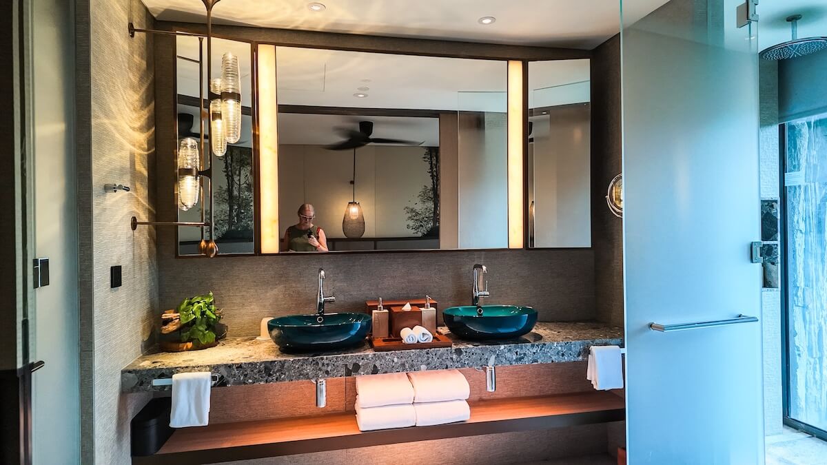 mandai rainforest resort bathroom.