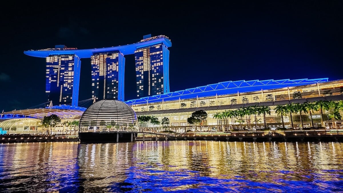 marina bay sands light show.