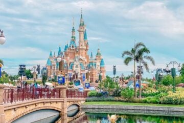 shanghai disneyland castle.
