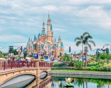 shanghai disneyland castle.