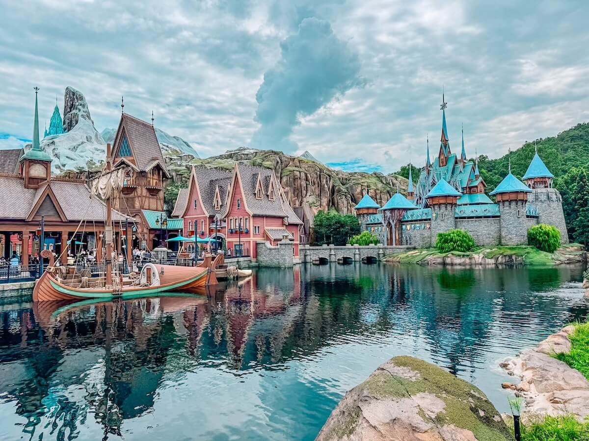 frozen world at hong kong disneyland.
